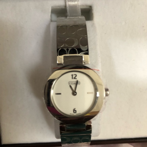NWT Coach Signature Watch - Picture 2 of 9